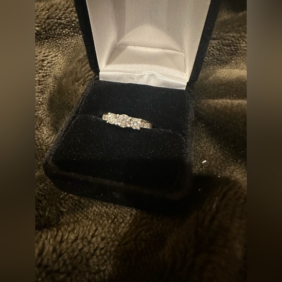 Zales Round cut past, present and future ring. - Picture 2 of 9